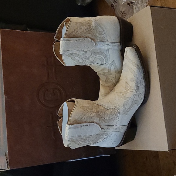 New Circle G Boot - Picture 2 of 11